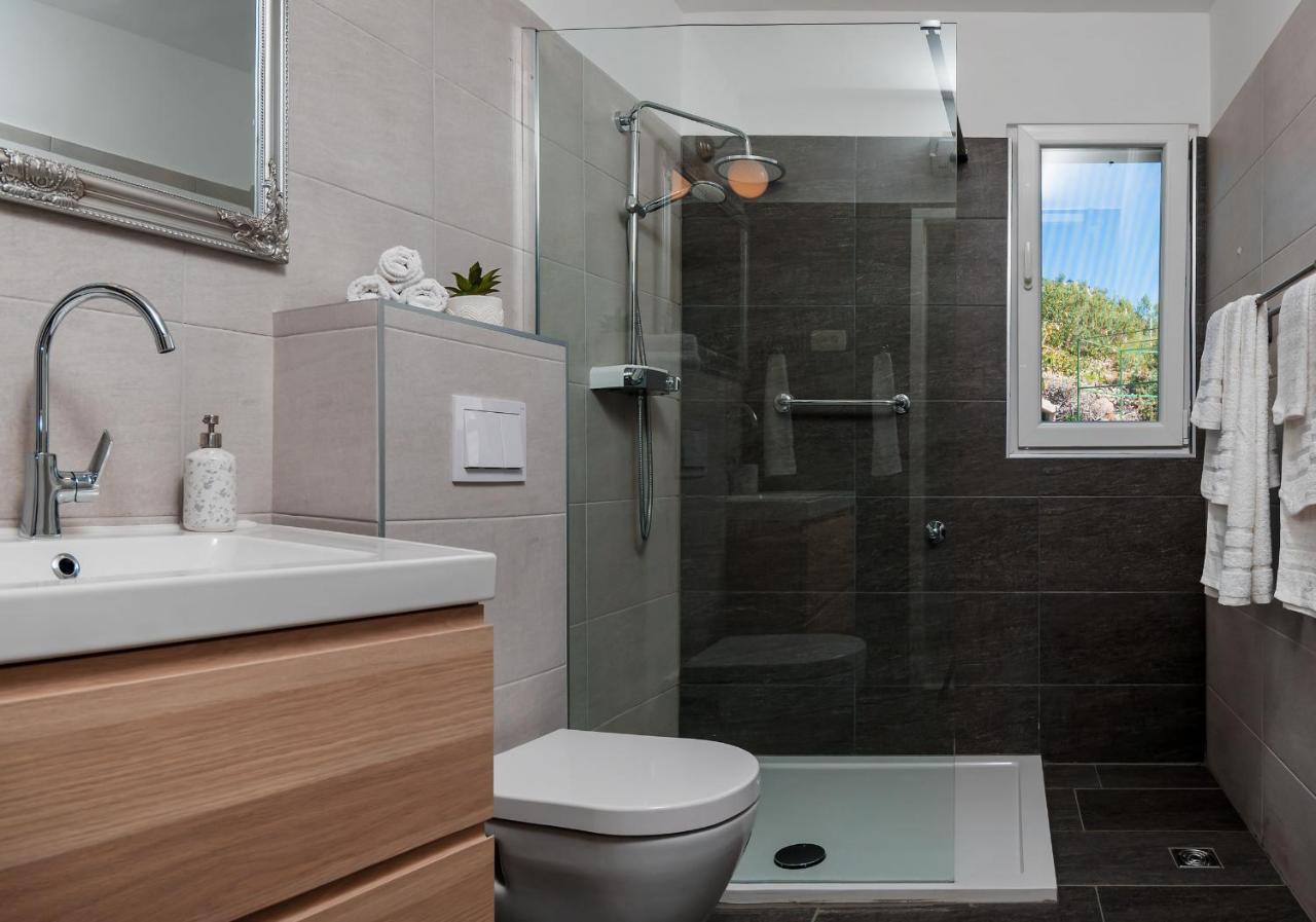 Casa Katalina Apartment Komiza Luaran gambar
