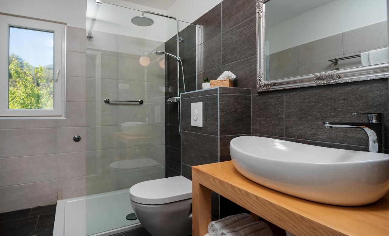 Casa Katalina Apartment Komiza Luaran gambar