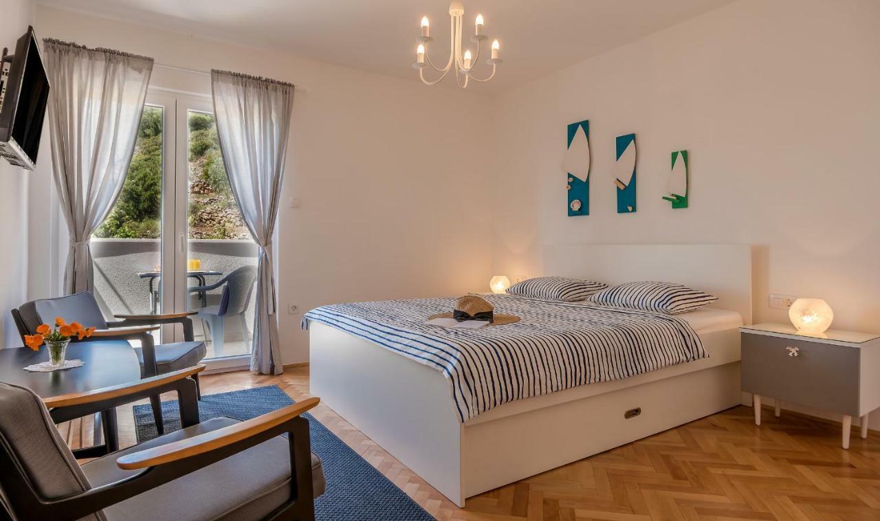Casa Katalina Apartment Komiza Luaran gambar