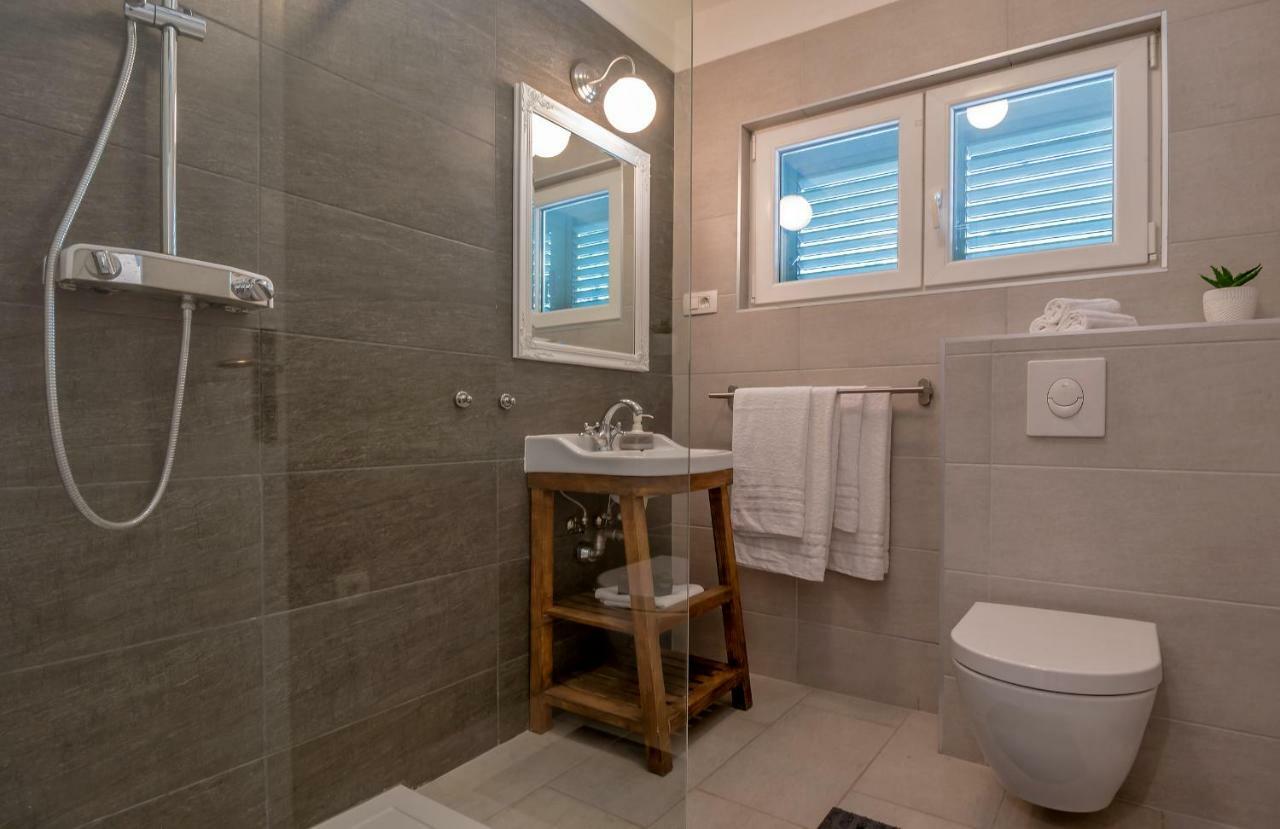 Casa Katalina Apartment Komiza Luaran gambar
